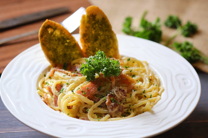 Garlic bread with herbs and melted butter